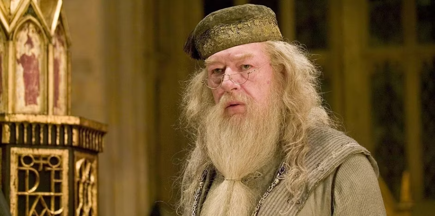 9 câu nói hay nhất của 'Dumbledore' Michael Gambon trong 'Harry Potter'