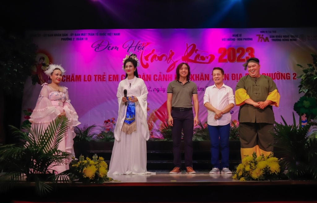 Nghệ sĩ Việt Hương, Minh Nhí tổ chức chương trình đón lễ Trung thu cho trẻ em có hoàn cảnh khó khăn