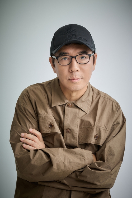 Nam tài tử 'Ký sinh trùng' Song Kang Ho 'lấn sân' làm đạo diễn trong 'Cú máy ăn tiền'