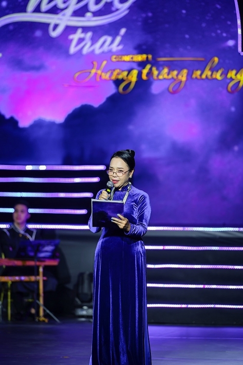 Khán giả đội mưa đến nghe Hương Lan, Thanh Hằng hát tôn vinh phụ nữ