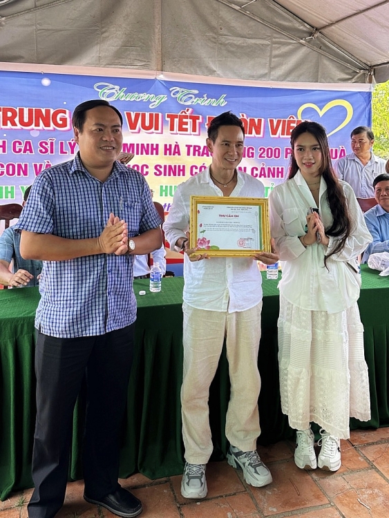 Gia đình Lý Hải - Minh Hà dành trọn vẹn ngày sinh nhật để làm từ thiện
