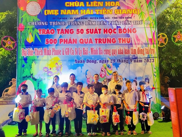 Gia đình Lý Hải - Minh Hà dành trọn vẹn ngày sinh nhật để làm từ thiện