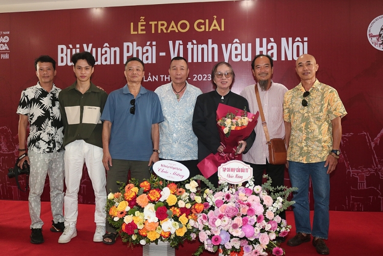 Đạo diễn, NSND Đặng Nhật Minh được vinh danh tại Giải thưởng Bùi Xuân Phái - Vì tình yêu Hà Nội