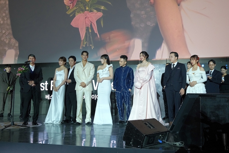 'Let's Feast Vietnam' của đạo diễn Nguyễn Phan Quang Bình chiến thắng rực rỡ tại LHP quốc tế Busan lần thứ 28
