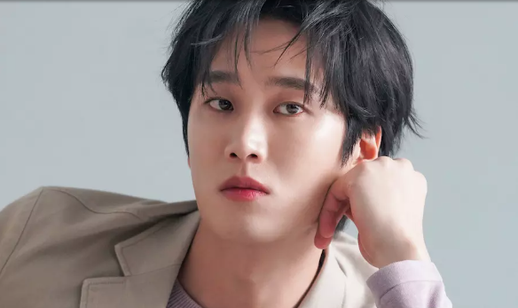 'Bạn trai Jisoo' Ahn Bo Hyun đóng chính trong phim cổ trang mới