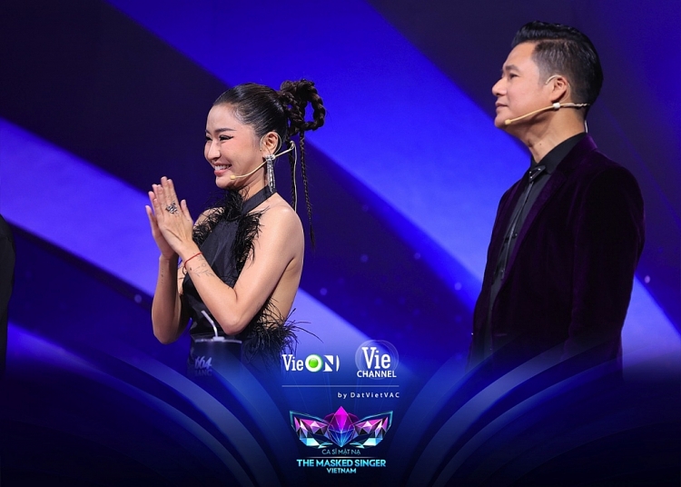 'The masked singer Vietnam': Chuột Cherry lộ diện chính là nhân vật thiên biến vạn hóa khi sở hữu '50 cái cổ họng' – ca sĩ Nhật Thủy