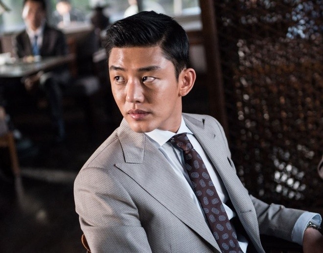 Yoo Ah In bị tố lạm dụng ma túy, ép người khác hút cần sa để tránh bị tố cáo