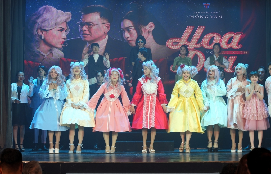'Hoa dại': Một màu sắc mới của Sân khấu kịch Hồng Vân