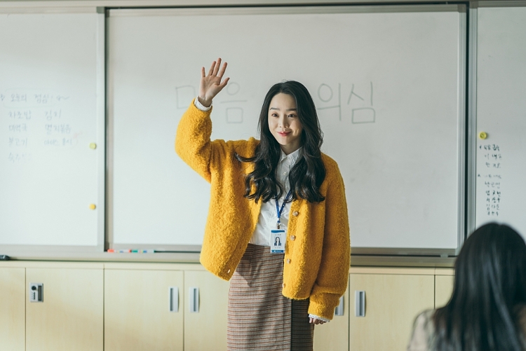 'Cô giáo em là số 1': Lên án bạo lực học đường và vấn nạn lạm dụng quyền lực phụ huynh tại Hàn Quốc