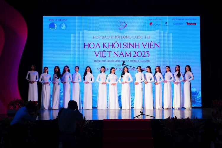 NTK Việt Hùng gửi thông điệp về môi trường vào cuộc thi 'Hoa khôi sinh viên Việt Nam'