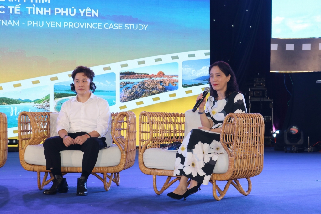 Bà Lý Phương Dung – Phú Cục trưởng Cục điện ảnh và ông Ming Pan giám đốc sáng tạo Mixel Media