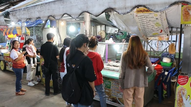 Lisa (BlackPink) giúp doanh thu ẩm thực Thái tăng vọt