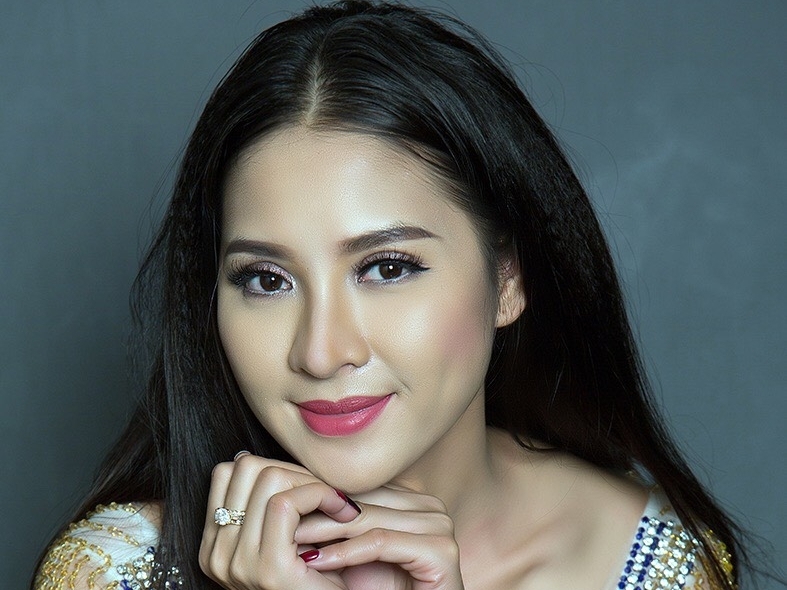 Hoa hậu Thái Nhã Vân đồng hành cùng Liên hoan phim Việt Nam lần thứ XXIII