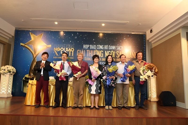 Hội đồng nghệ thuật (7 thành viên) của giải thưởng Ngôi Sao Xanh tổ chức lần đầu tiên năm 2014