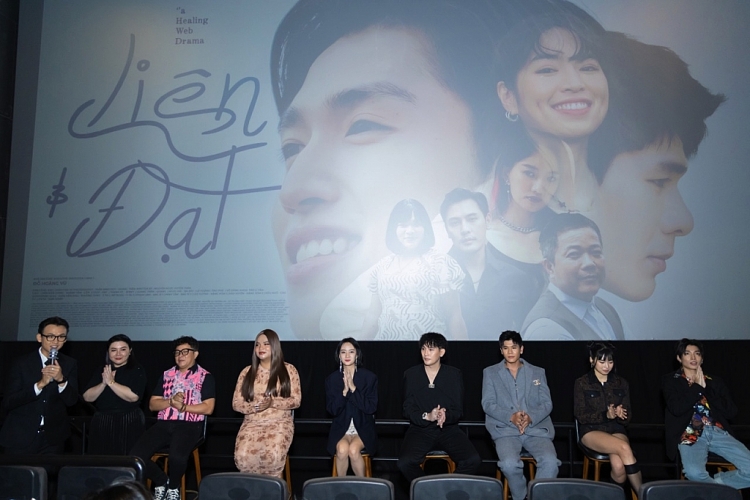 Khánh Vân ra mắt phim đầu tay tự sản xuất 'Liên và Đạt'
