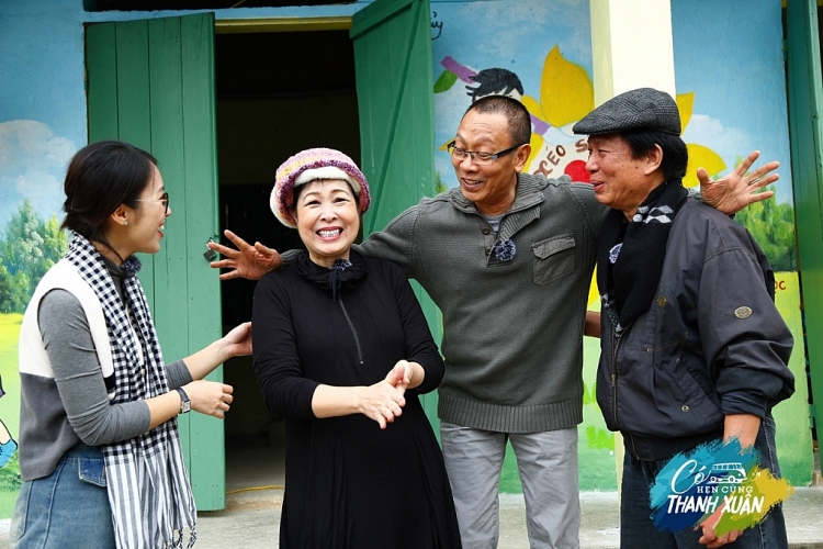 'Có hẹn cùng thanh xuân': 'Tạp hóa thanh xuân' của NSND Hồng Vân và NSƯT Kim Tử Long đắt khách tại Vèo Mạc, Hà Giang