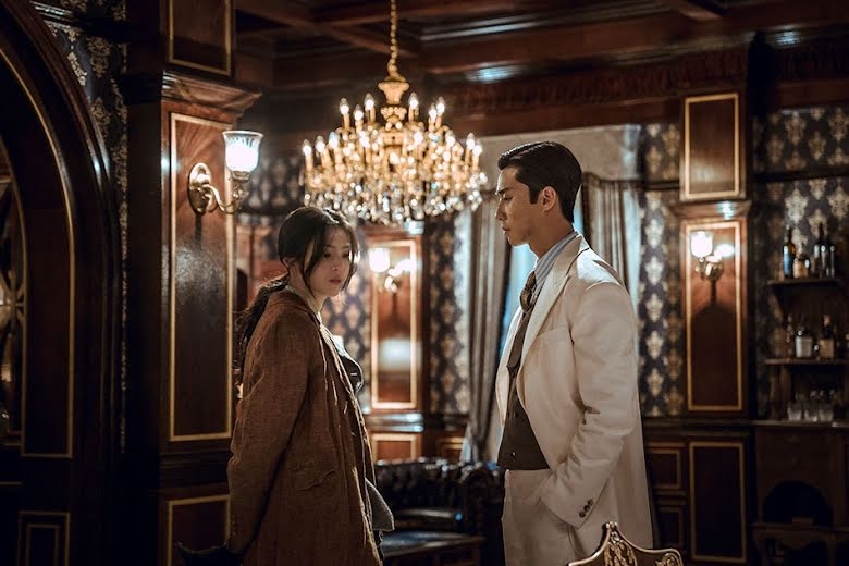 Netizen thất vọng vì Park Seo Joon và Han So Hee 'thiếu ăn ý'