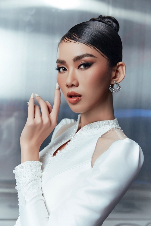 Ấn tượng bộ ảnh áo dài lấy cảm hứng từ tương lai của Top 38 'Hoa hậu hoàn vũ Việt Nam - Miss Cosmo Vietnam'