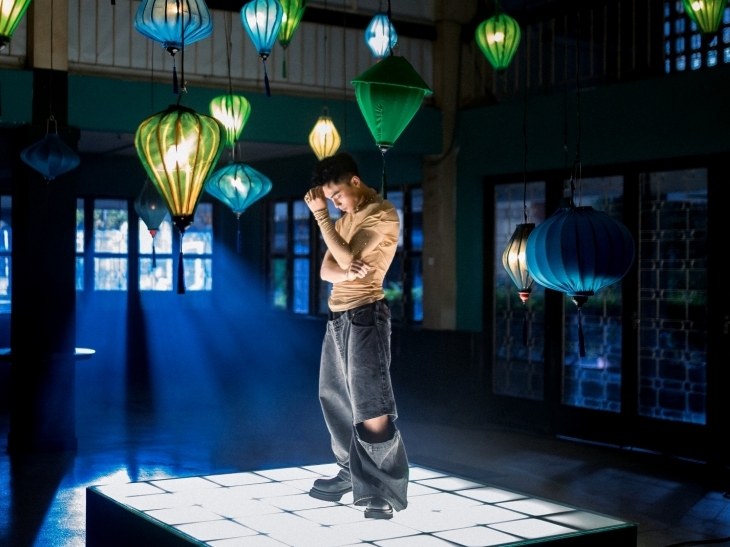 Mono 'bứt' khỏi danh xưng 'hiện tượng' bằng màu riêng trong nghệ thuật