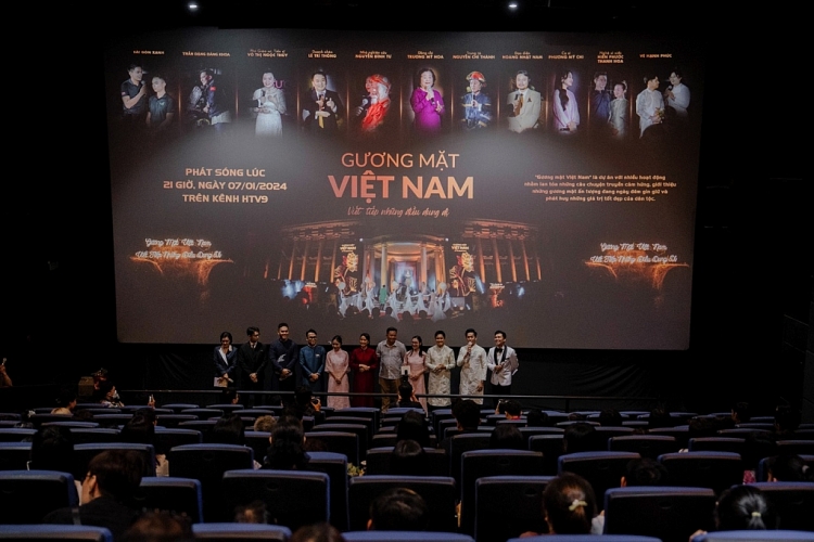 11 'Gương mặt Việt Nam' mùa đầu tiên