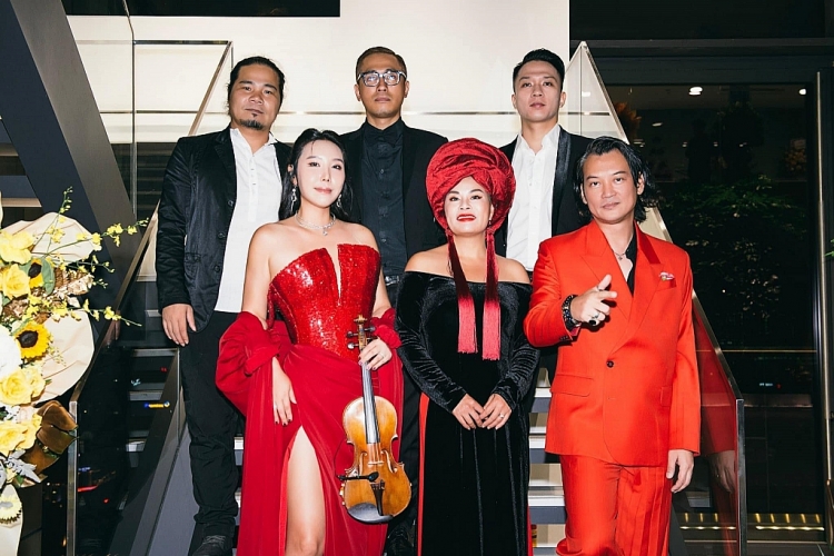 Nghệ sĩ violin quốc tế JMi Ko: Hành trình thăng hoa cùng hàng loạt nghệ sĩ Việt