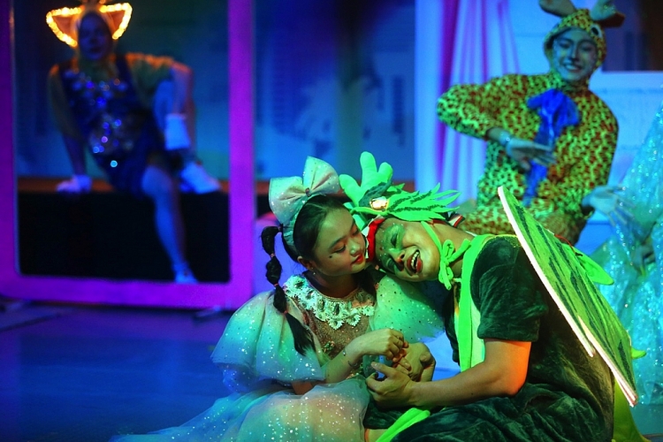 NSND Mỹ Uyên không ngừng gây dựng thế hệ đạo diễn trẻ tham gia kịch mục Tết