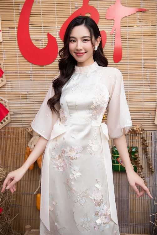Dàn Hoa hậu, Á hậu khoe sắc với áo dài Tết cách tân của Lê Ngọc Lâm