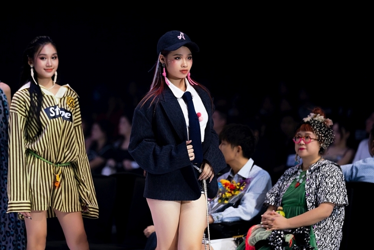 Bảo Hà trình diễn 8 BST trong 2 đêm tại 'Asian Kids Fashion Week'