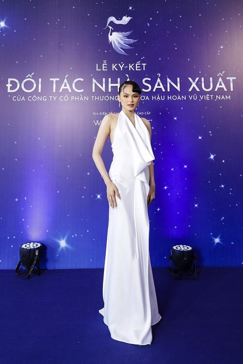 Hoa hậu Hương Giang và Dược sĩ Tiến đồng hành cùng 'Miss Universe Vietnam'