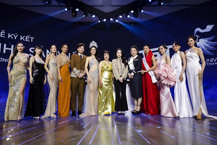 Hoa hậu Hương Giang và Dược sĩ Tiến đồng hành cùng 'Miss Universe Vietnam'