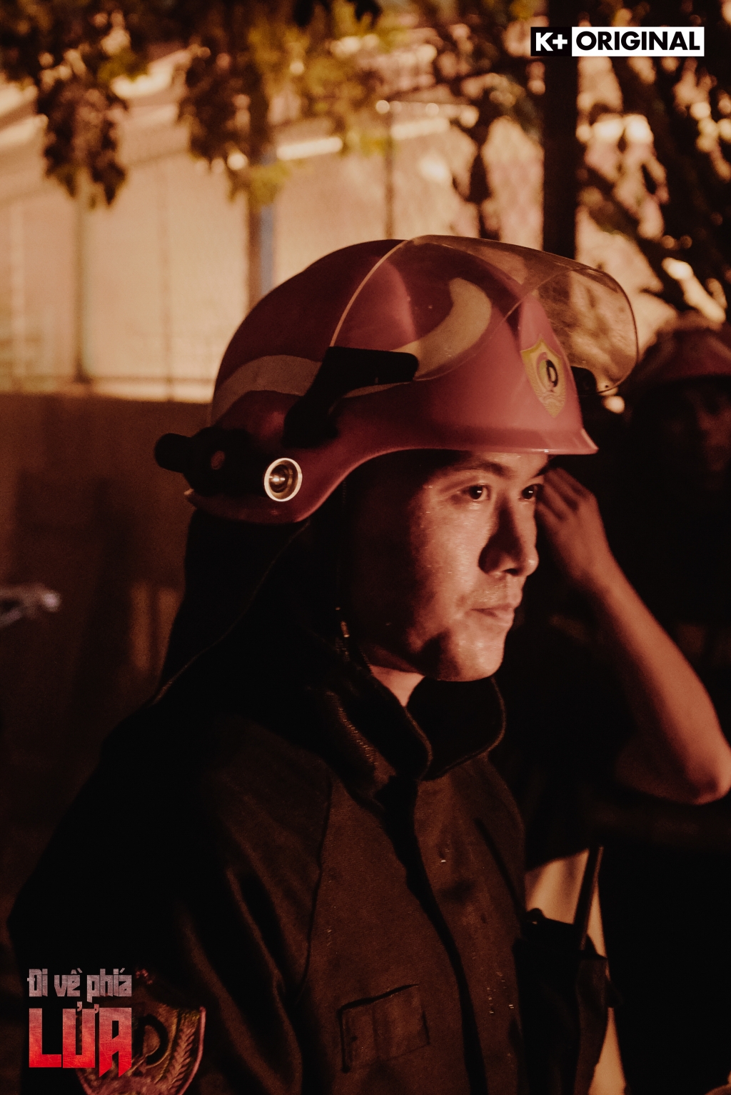 (Review)   'Đi về phía lửa' tập 1: Khơi nguồn xúc cảm chân thực từ nghề cứu hỏa