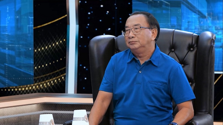 'Kính đa chiều': Ông Huỳnh Anh Tuấn 'để nghệ sĩ quản lý sân khấu là sự sai lầm'