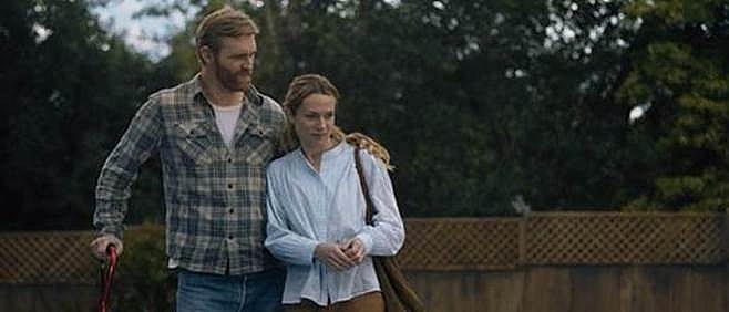 Nam chính phim kinh dị 'Bơi đêm' Wyatt Russell có gia thế 'khủng' tại Hollywood