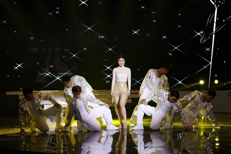 'Hãy là số 1': Dương Yến Châu được giám khảo Ngọc Sơn ví như Britney Spears vì tài nhảy múa