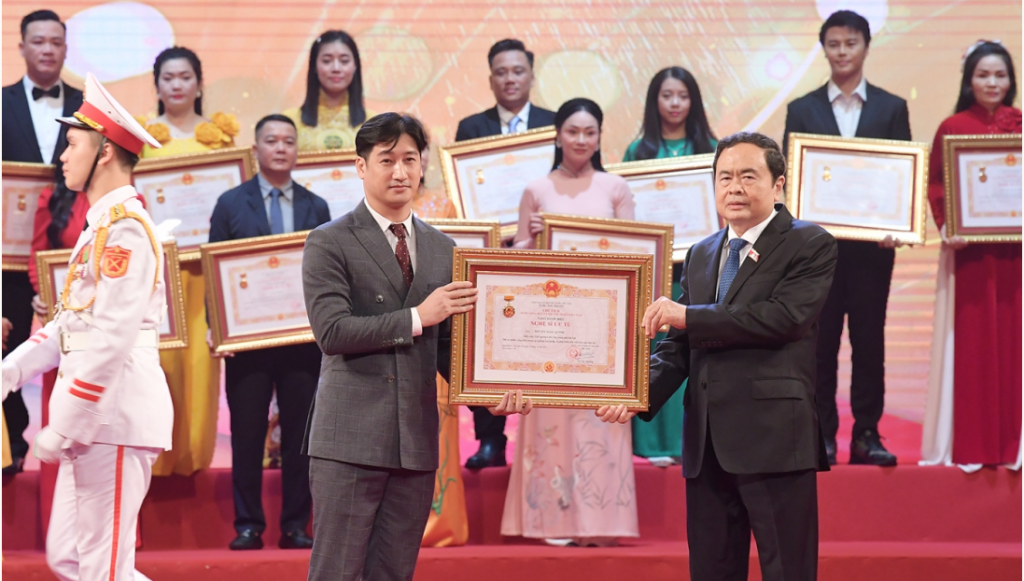 Trần Lực, Quốc Khánh, Mỹ Uyên, Quốc Trung... nhận danh hiệu Nghệ sĩ Nhân dân