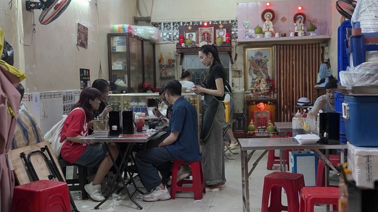 Hoa hậu Thùy Tiên mời loạt sao Việt trải nghiệm Sài Gòn về đêm trong series thực tế mới