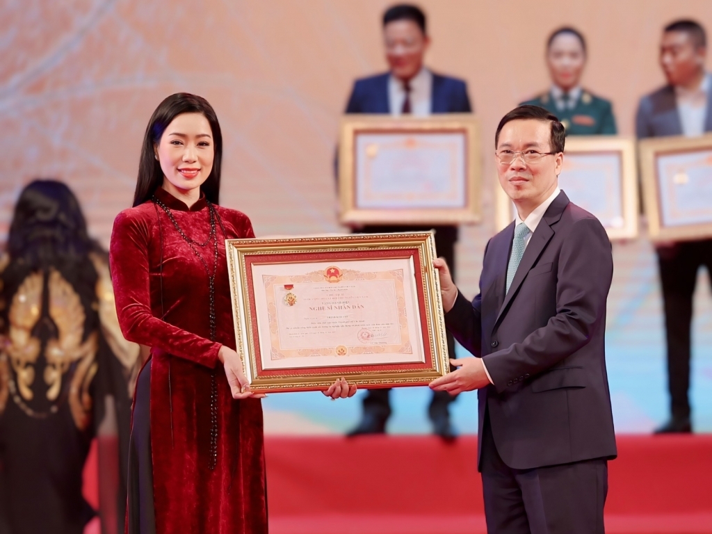Trịnh Kim Chi vinh dự và tự hào nhận danh hiệu Nghệ sĩ Nhân dân