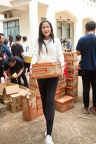 Hoa hậu H'Hen Niê đồng hành cùng 'Hạt gạo chia đôi' tại quê nhà Đắk Lắk