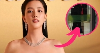 Jisoo (BlackPink) khiến người hâm mộ phấn khích khi lộ ảnh quay phim mới