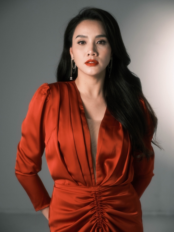 Cháu gái Trang Nhung lần đầu đóng phim đã 'giật chồng' cô ruột trong 'Quý cô thừa kế 2'