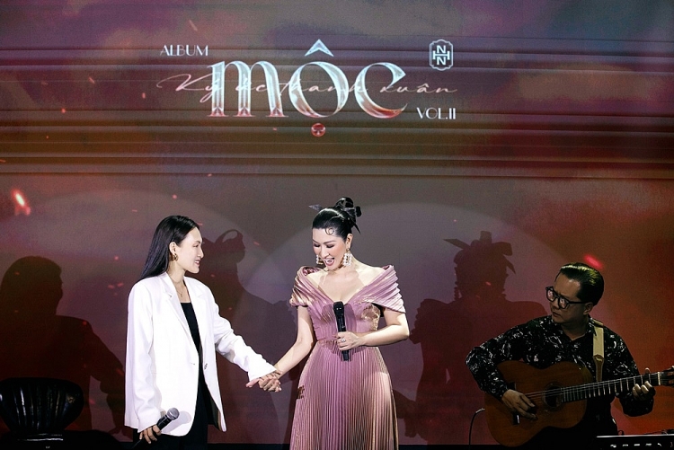Như Quỳnh, Quang Lê, Phương Thanh cùng dàn sao Việt mừng Nguyễn Hồng Nhung ra album 'Mộc Vol.2'