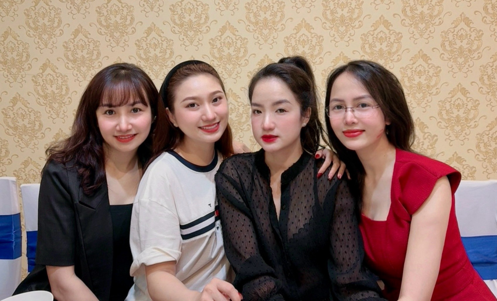 Cao Mỹ Kim họp mặt cùng 3 nàng thơ tại Hà thành