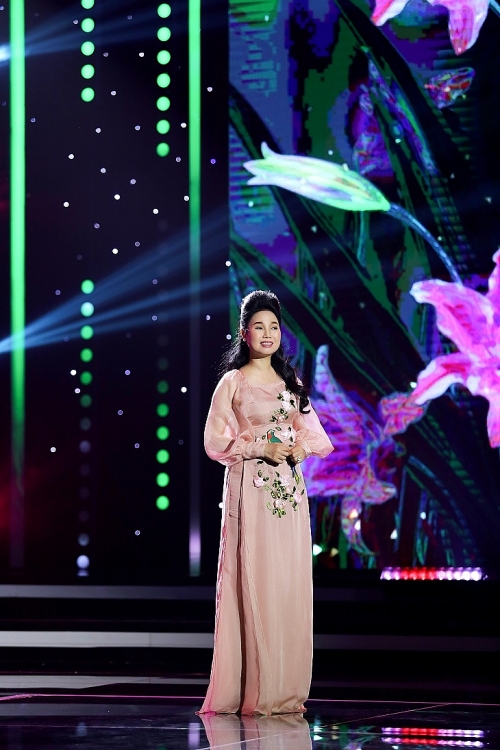 Ca sĩ Thùy Trang từng bị gia đình cấm yêu, cấm hát