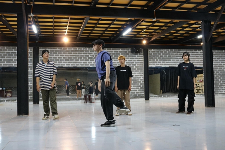 'Dalat Best Dance Crew 2024 - Hoa Sen Home International Cup': Giám khảo Viết Thành không chấp nhận chiêu trò trên sàn đấu vũ đạo