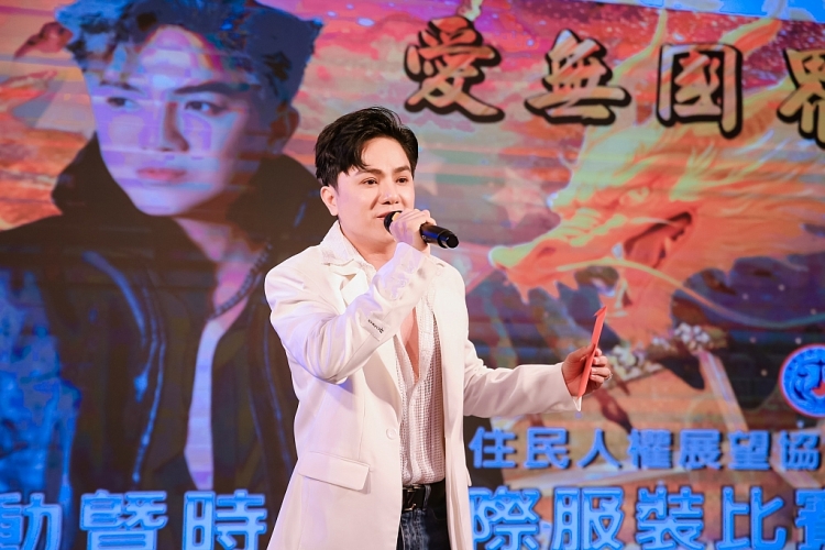 'Ông hoàng dân ca' Khưu Huy Vũ xúc động với tình cảm của khán giả khi trở lại Đài Loan