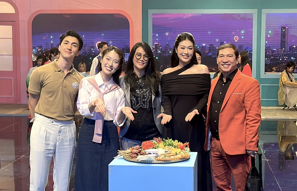 Thiên Ân quảng bá ẩm thực Việt trên chương trình truyền hình