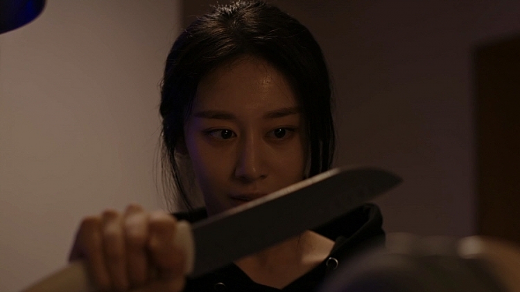 Ji Yeon (T-Ara) gây sốt với thần thái sắc lạnh trên poster chính thức 'Hào quang đẫm máu'