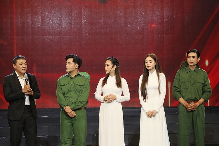 Hồng Mơ tiếp tục đốn tim khán giả bằng giọng hát thánh thót vang rền tại 'Dấu ấn Việt'