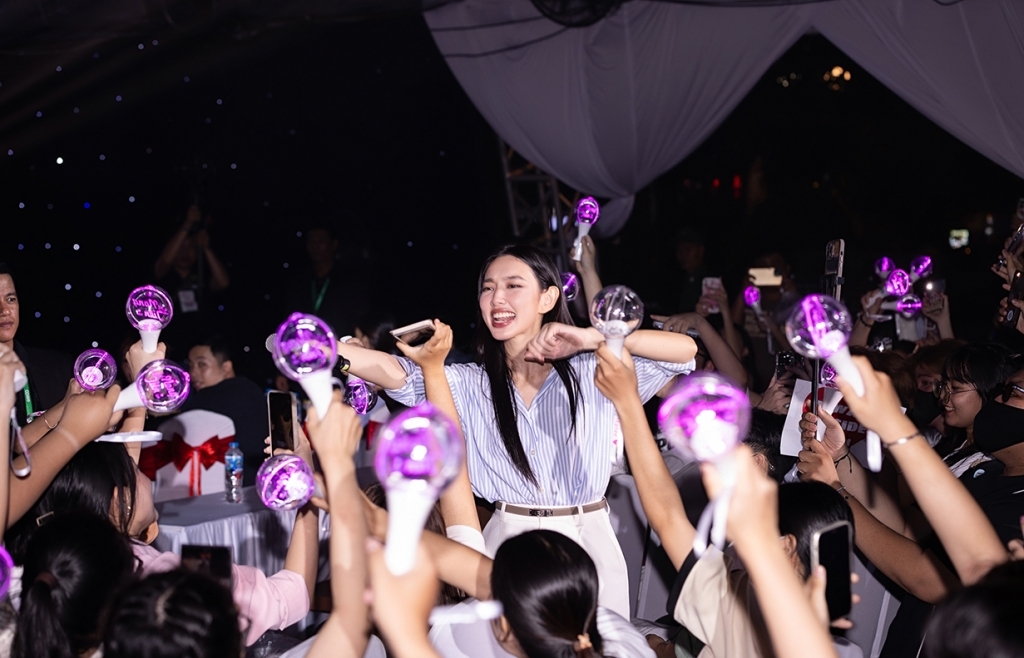 Thùy Tiên tổ chức fan meeting lần 2 với gần 2.000 khán giả