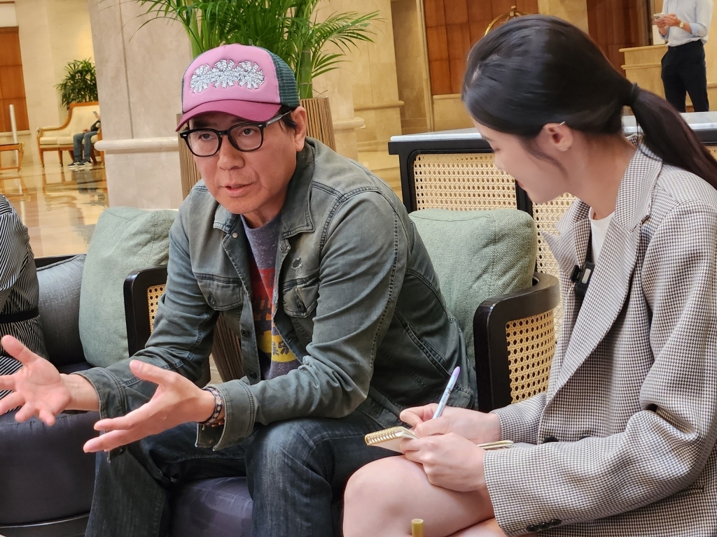 3 nhà làm phim nổi tiếng của Nhật Bản và Hàn Quốc có cuộc gặp gỡ đầu tiên với báo chí
